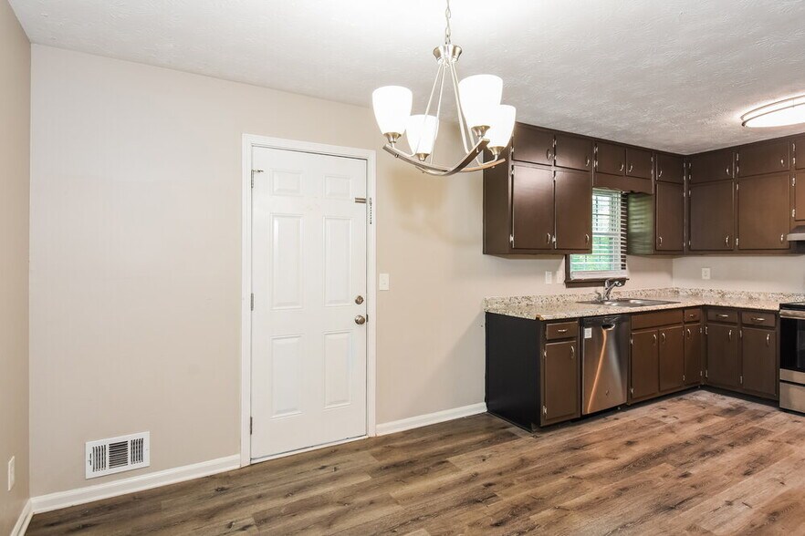 Building Photo - 1471 Daniel Ln