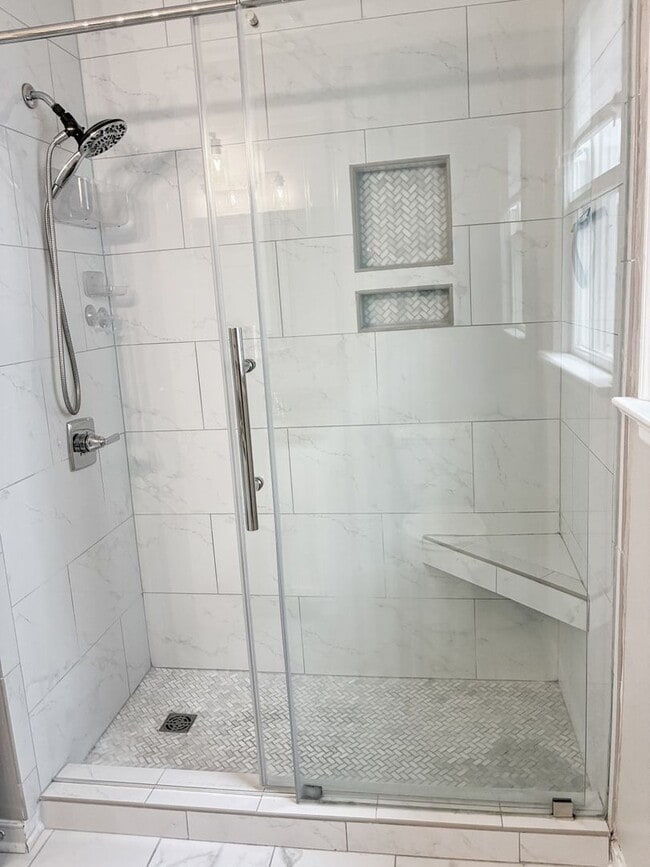 Building Photo - Updated 3 Bedroom in Manchester!