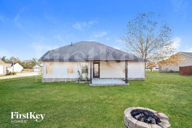 Building Photo - 10777 Plantation Dr