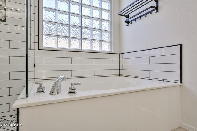 Building Photo - 30870 N 125th Dr
