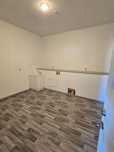 Building Photo - 8920 W 30 Rd