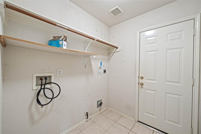 Building Photo - 11843 Leaf Oak Dr