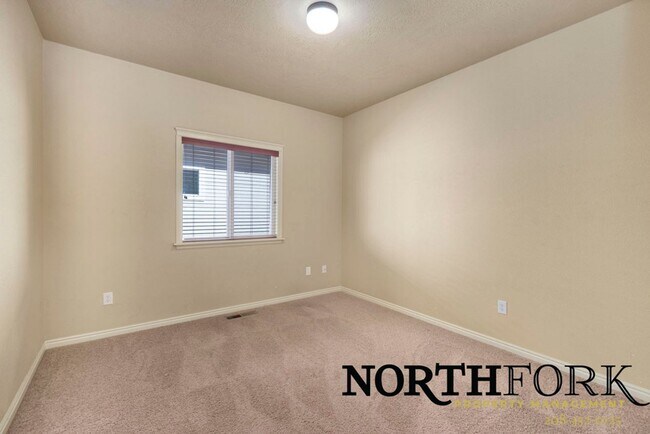 Building Photo - Low Maintenance Craftsman Home in Nampa