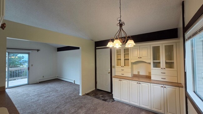 Building Photo - 411 Westview Dr