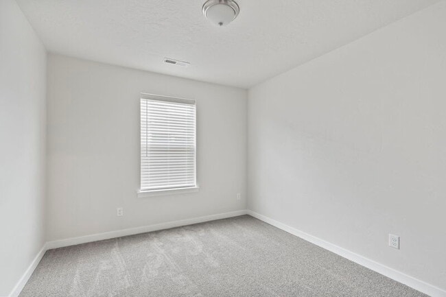 Building Photo - 10419 Rockaway Ridge St