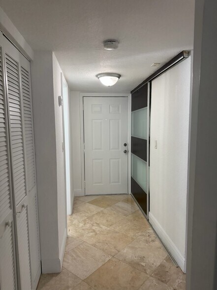 Entrance/ W/D closet/ A/C closet - 7803 SW 88th St