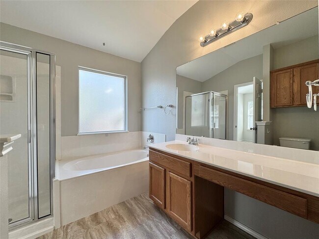 Building Photo - 916 Gentry Dr
