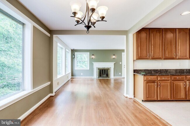 Building Photo - 5225 Old Dominion Dr