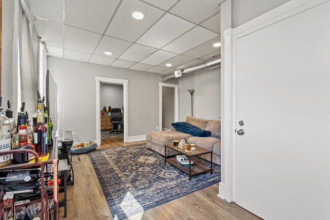 Building Photo - 70 S 15th St