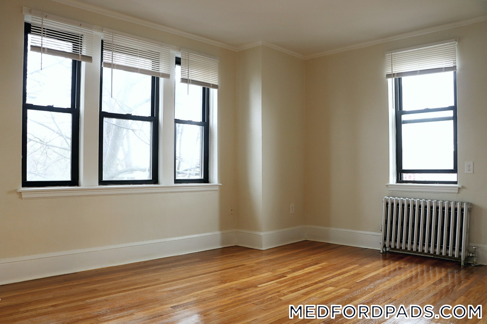 Building Photo - 53 Fellsway W