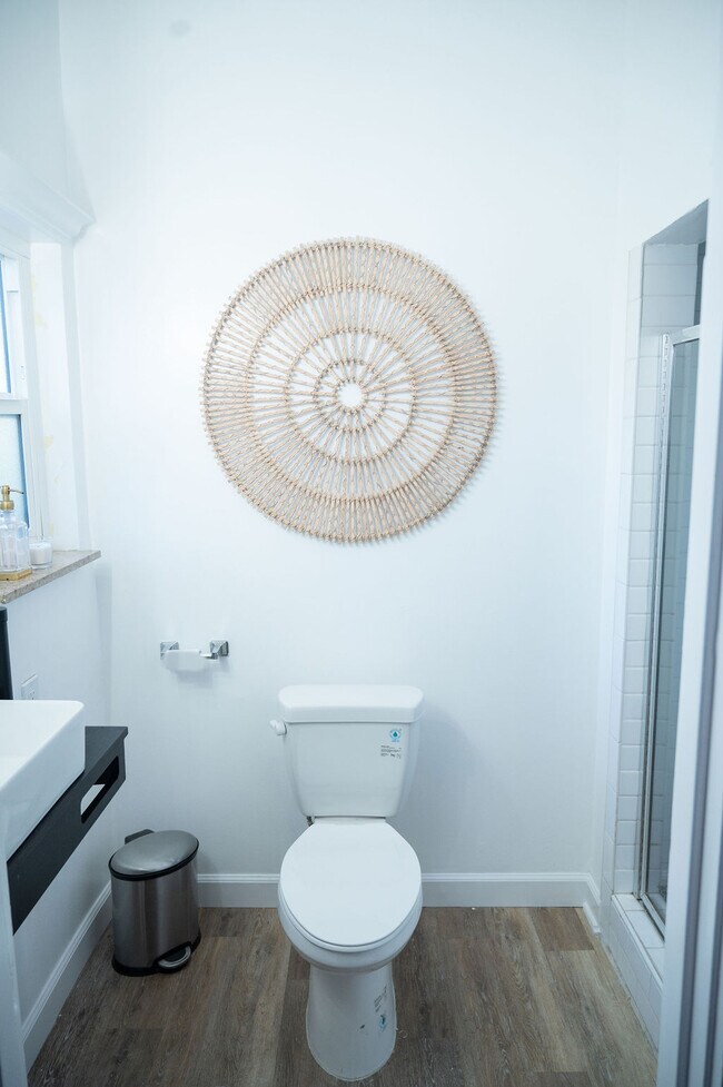 Building Photo - 156 W Peoria St