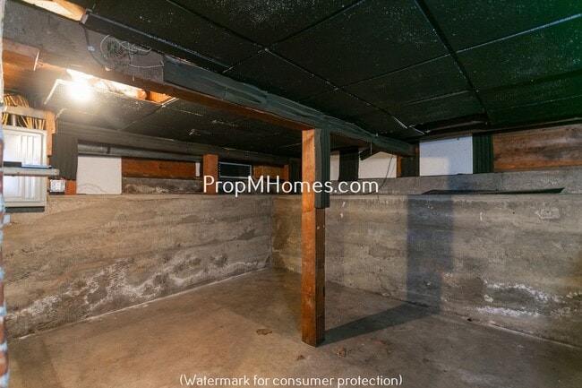 Building Photo - Charming One Bedroom Plus Office/Den In SE Portland!