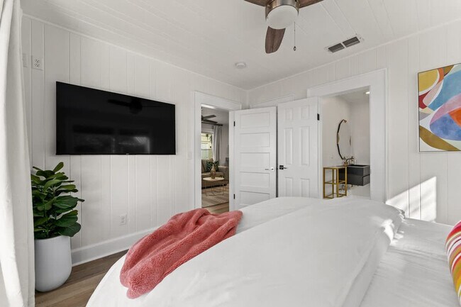 Building Photo - 9618 Beach Blvd