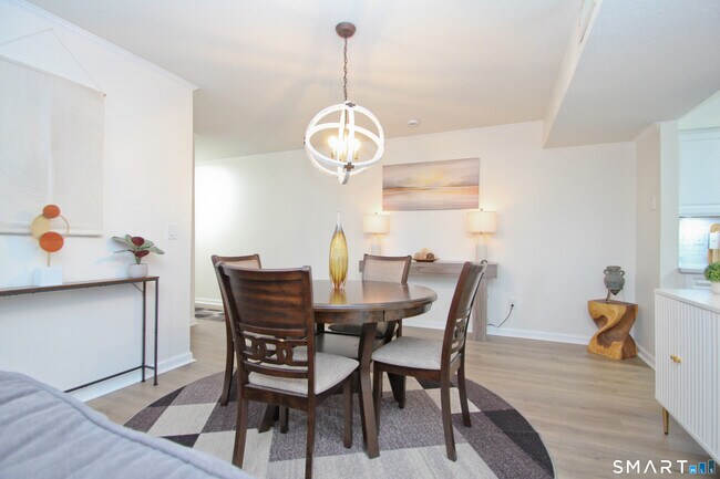 Building Photo - 1 Concorde Way