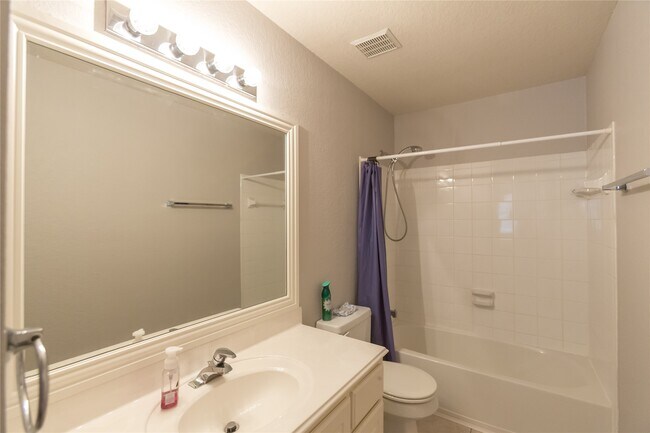 Building Photo - 7907 Glenn Cliff Dr