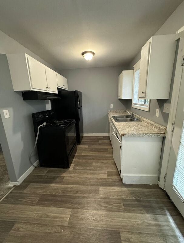 Building Photo - 534 Camrose Dr