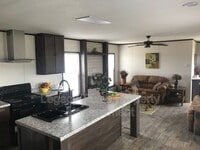 Building Photo - 800 N Old Betsy Rd