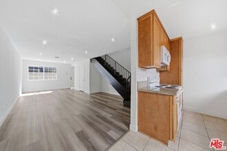 Building Photo - 6616 Sylmar Ave