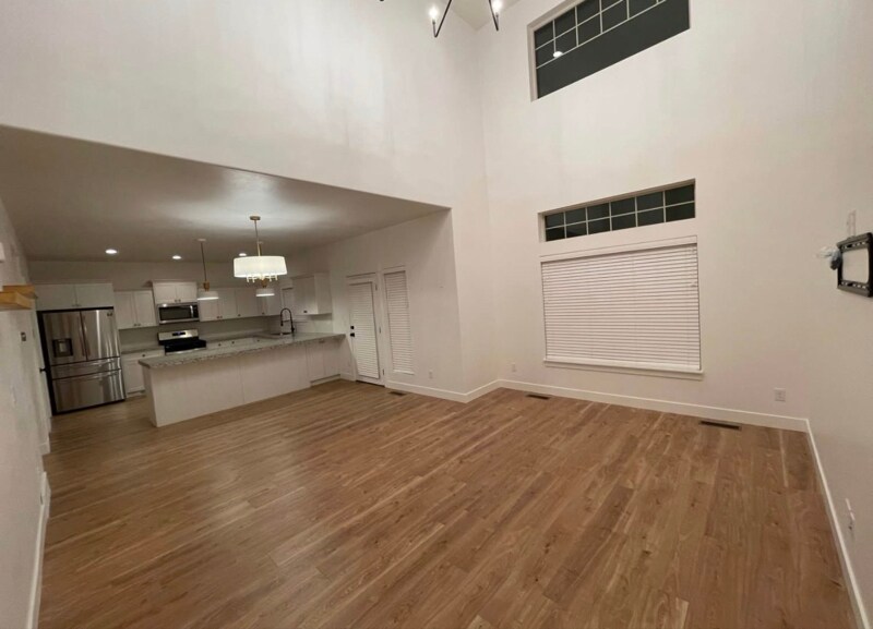 Building Photo - 792 S Aspen Pl