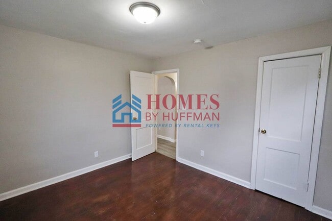 Building Photo - Two Bedroom House | Now Available