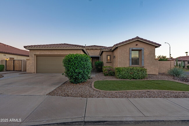 Building Photo - 453 W Lantana Pl