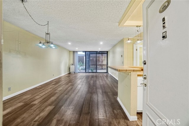 Building Photo - 8650 Gulana Ave