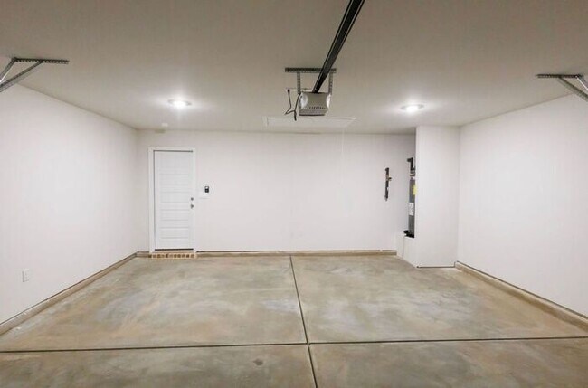 Building Photo - MOVE IN SPECIAL-Beautiful home available for rent