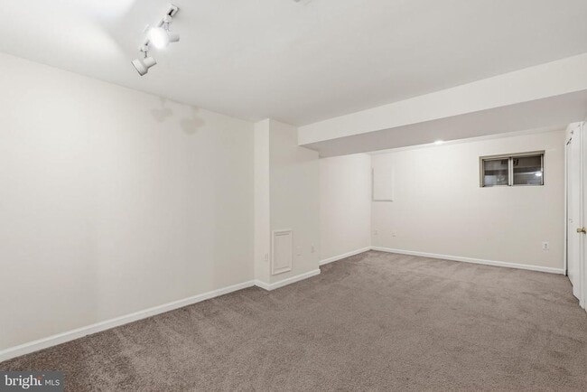 Building Photo - 129 Bickel Ct