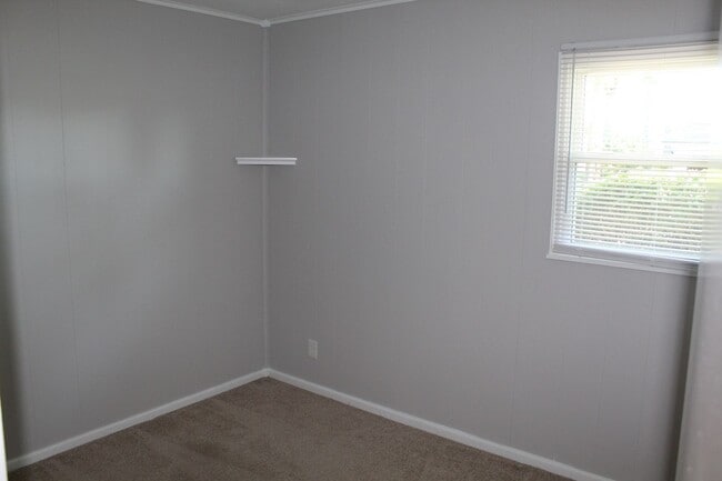 Building Photo - Cute 3 BR Ranch Home in Plainfield!