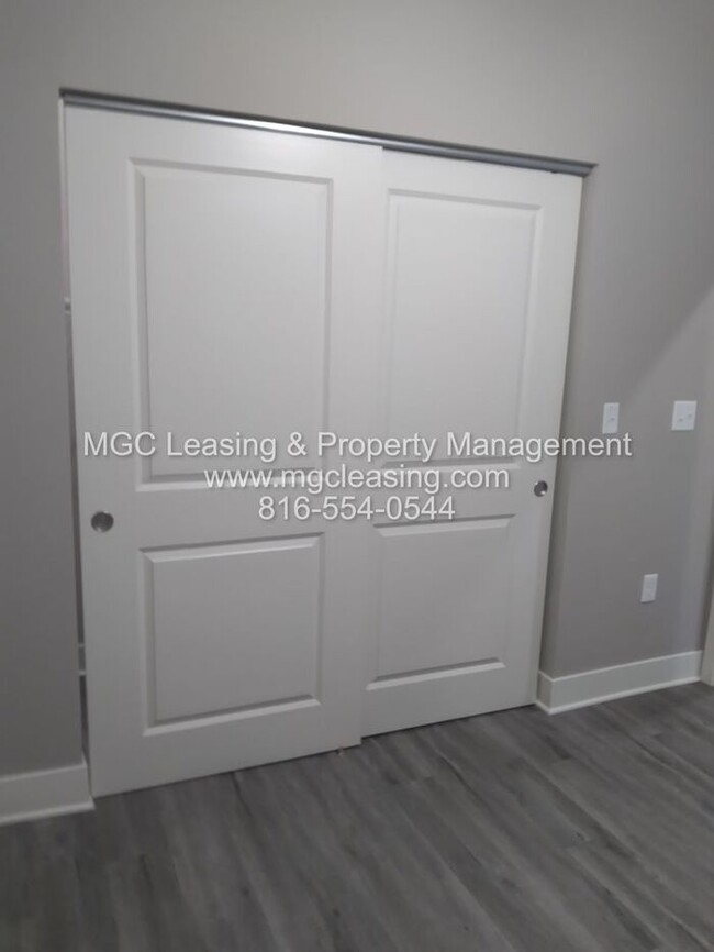 Building Photo - NEW Reduced Rental Rate is $857 with May M...