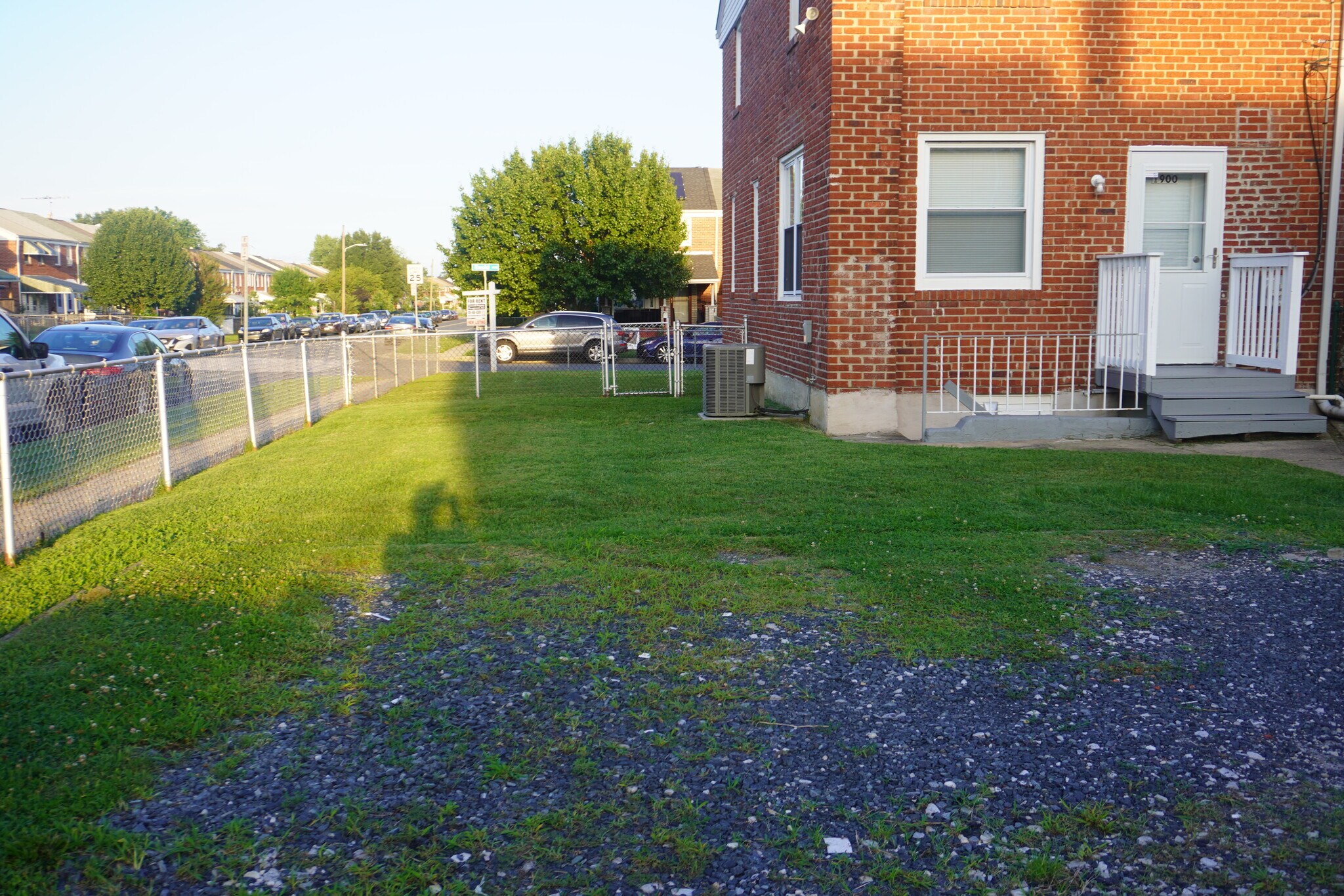 Building Photo - 1900 Ewald Ave
