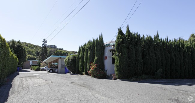 Primary Photo - Aeolis Court Apartments