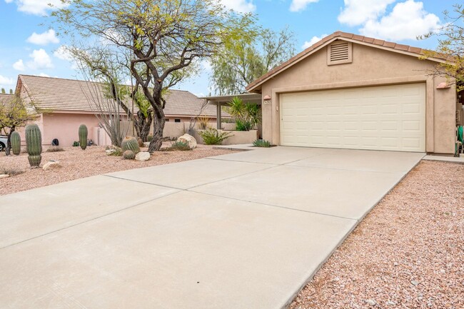 Building Photo - Saguaro Ridge