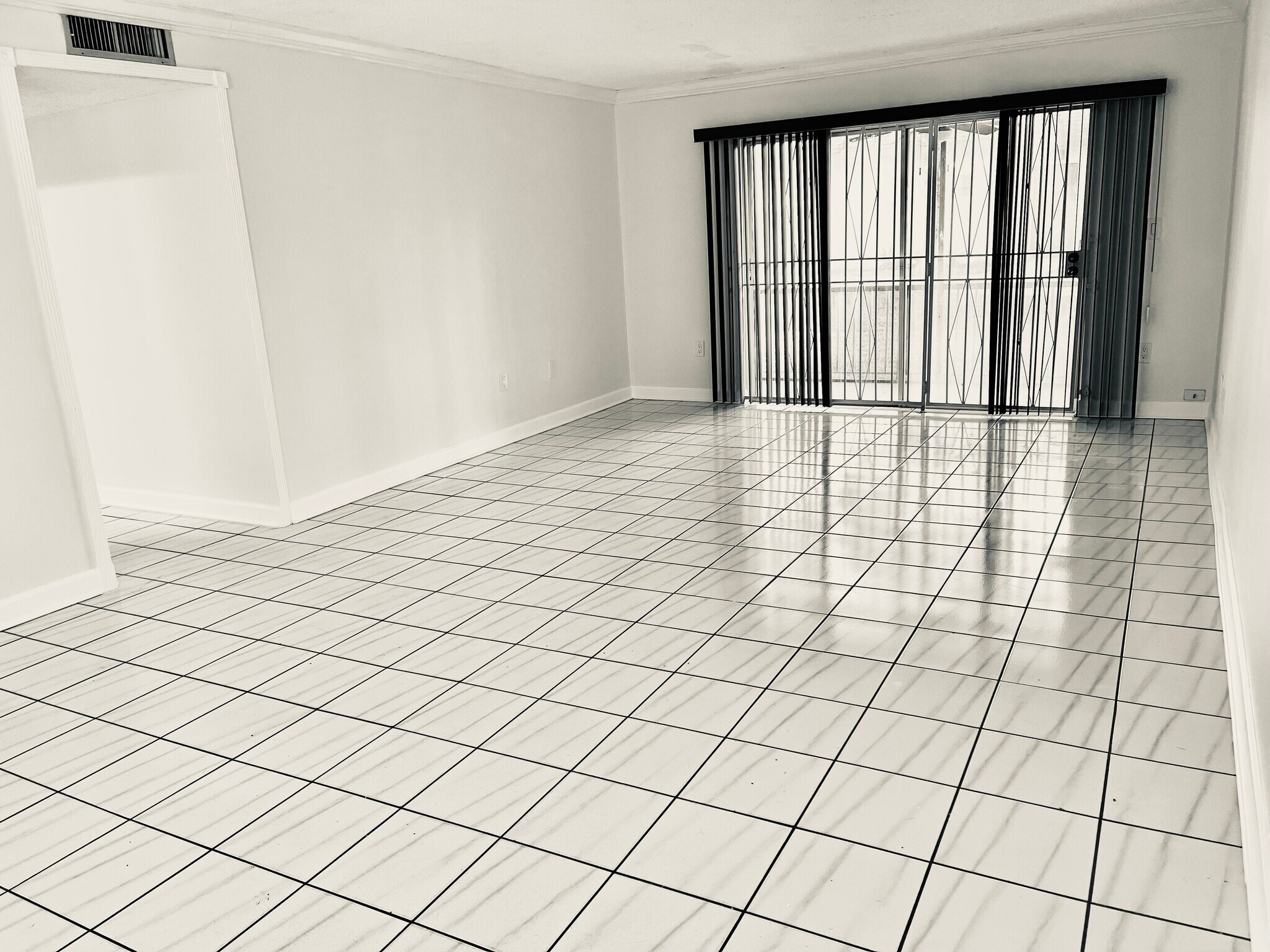 Building Photo - 13700 SW 62nd St