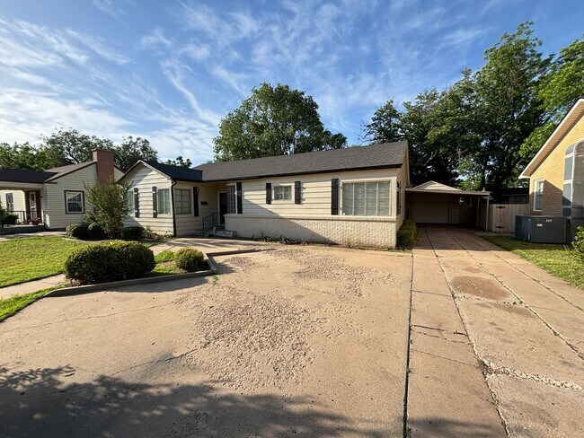 Building Photo - Spacious 3/2 in Tech Terrace w/ option to ...