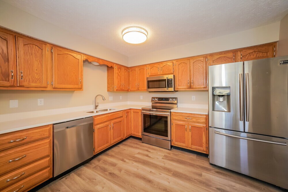 Building Photo - 7202 Nostalgia Ln