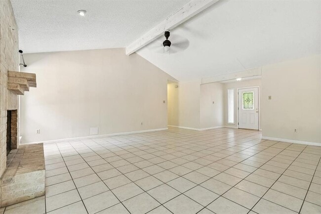 Building Photo - 10303 Slaughter Creek Dr