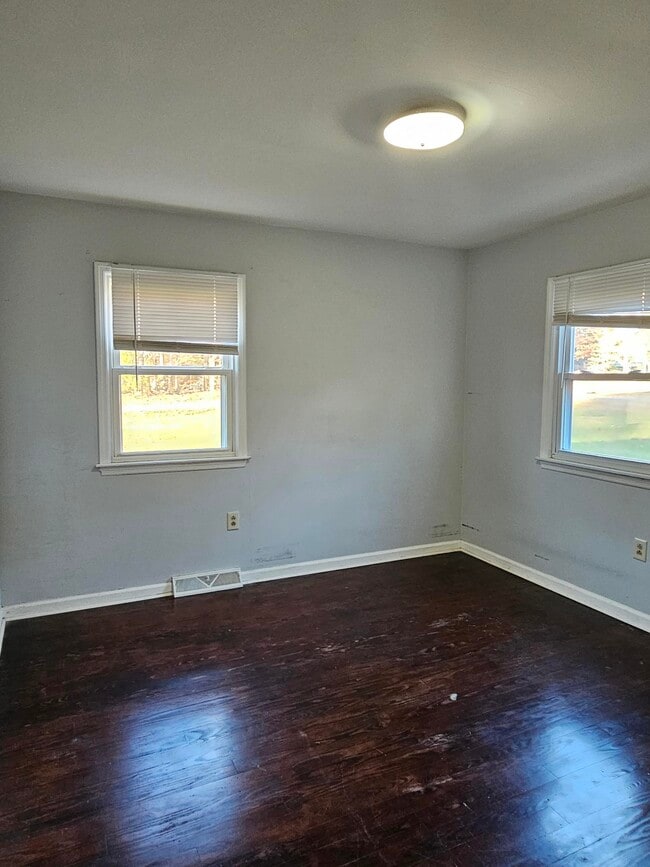 Building Photo - 10511 Thompkins Ln