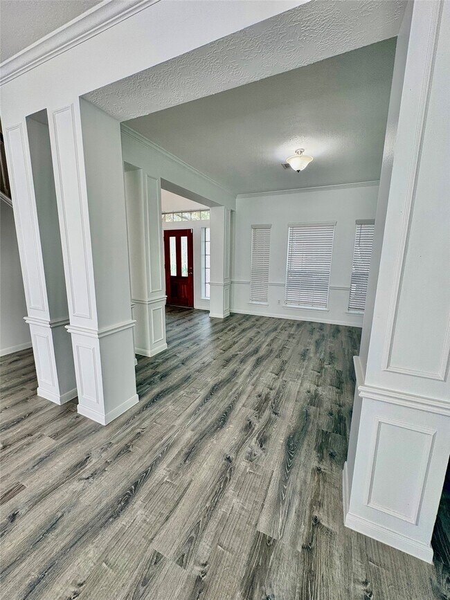 Building Photo - 6206 Paddle Wheel Dr