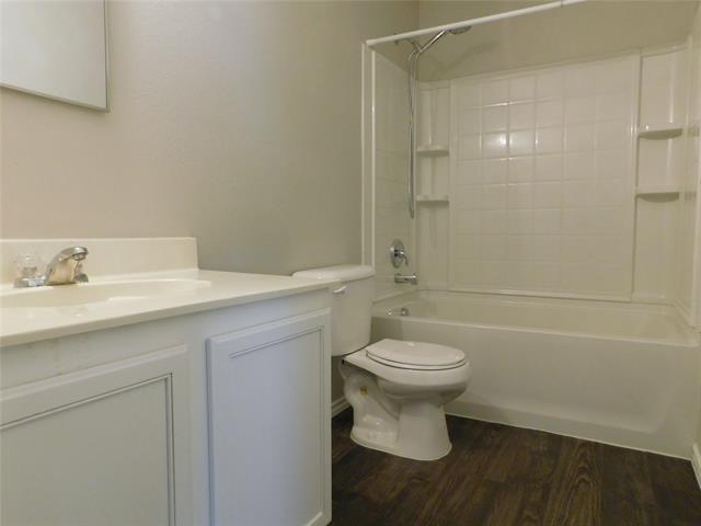 Building Photo - 2628 S Wavecrest Ct