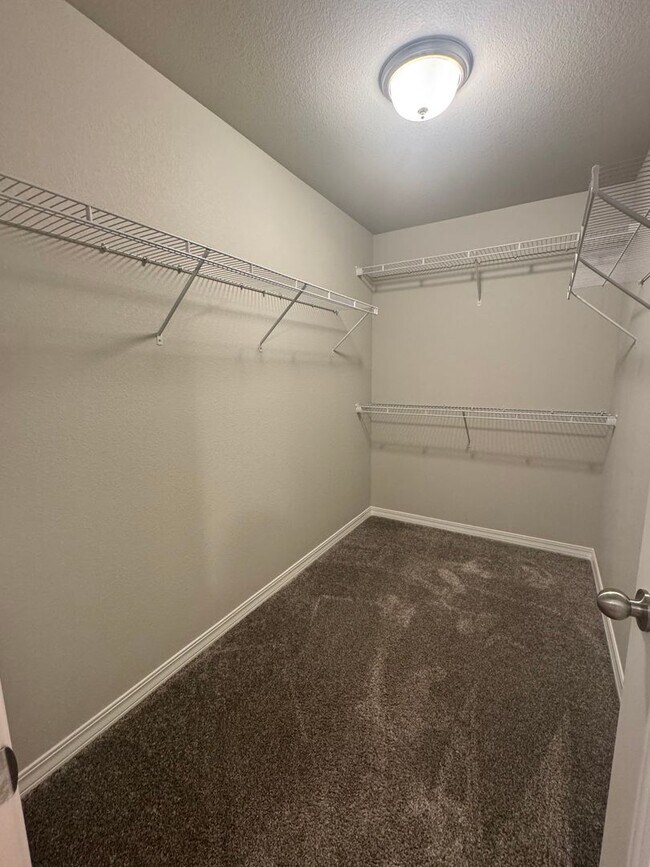 Building Photo - Updated 3 Bedroom in Enclaves at Mountain ...
