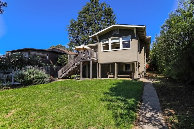 Building Photo - Furnished 1920 Craftsman Bungalow Available In The Dimond District!
