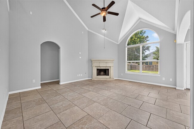 Building Photo - 50 Vershire Cir