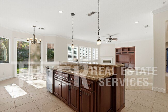 Building Photo - 4616 Gatwick Way