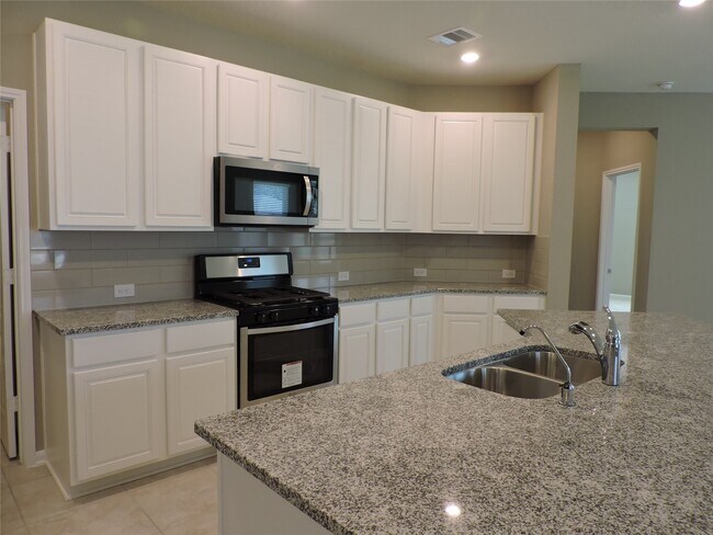 Building Photo - 1102 Upton Ct