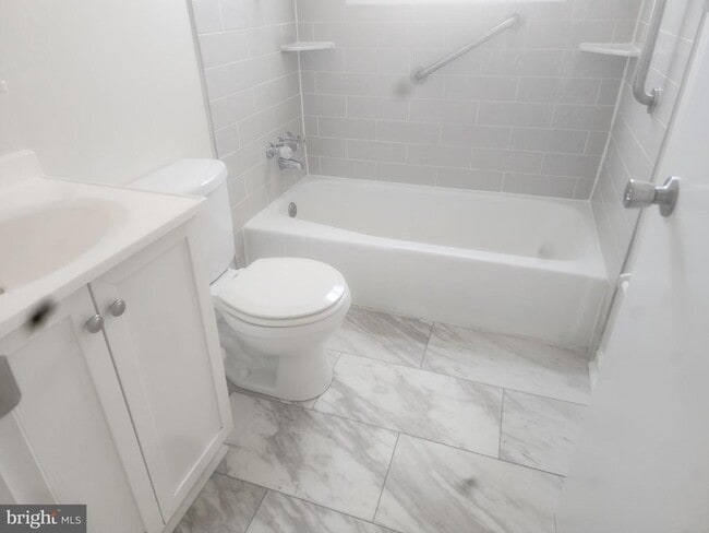 Building Photo - 40235 Beach Dr