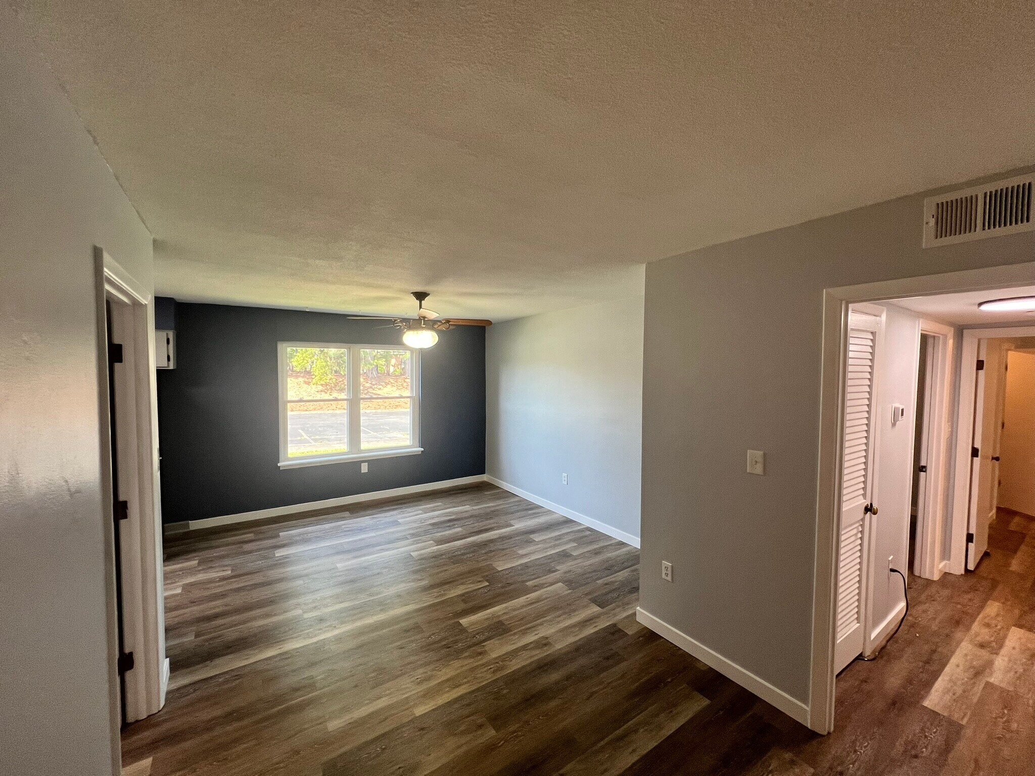 Building Photo - 1100 Skyland Dr