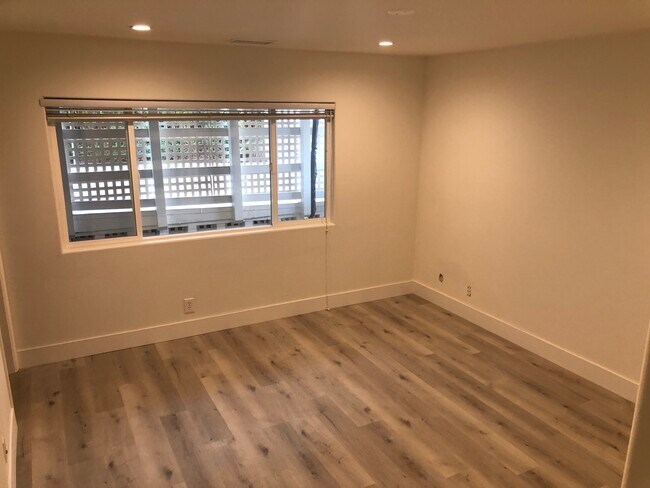 Master bedroom - 4202 Mesa St