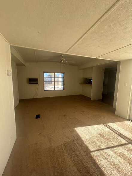 Building Photo - 3601 E Wyoming Ave