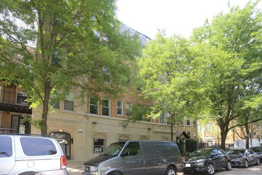 Primary Photo - 5054 N Winthrop Ave